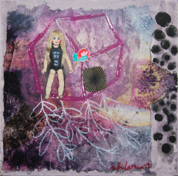 poupée, collage, peinture, assemblage