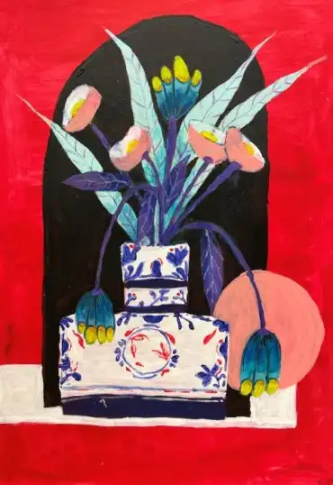 Vase sur fond rouge