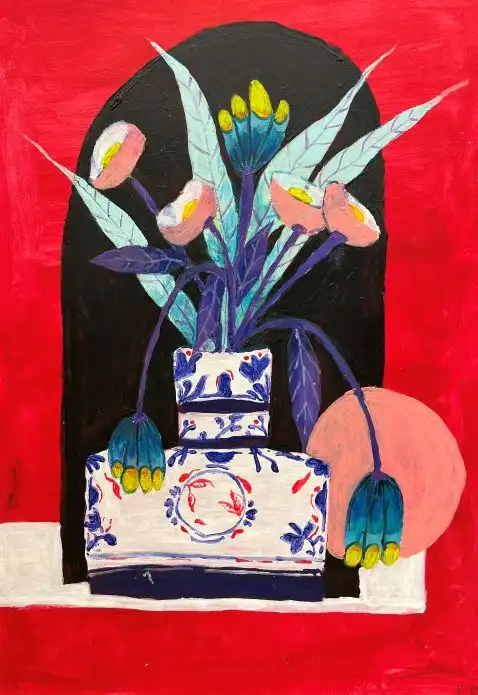 Vase sur fond rouge