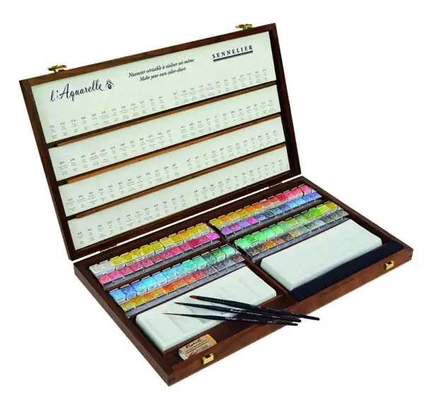 Coffret noyer Aquarelle extra-fine 96 demi-godets, 3 pinceaux, 2 palettes porcelaine, 1 chiffon, 1 mini savon