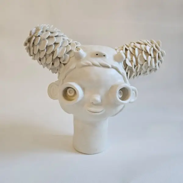 céramique, tête avec lunettes